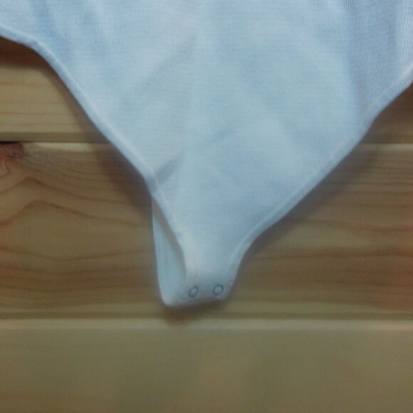 NWTS Abercrombie & Fitch White Ribbed Long Sleeve Bodysuit Size Large - Picture 2 of 5